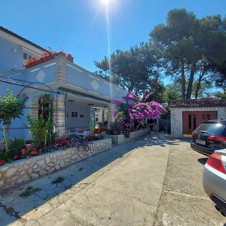 Kuca Luce Guest house