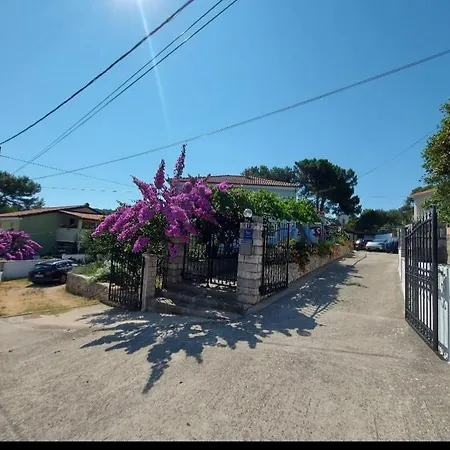 Pensionat Kuca Luce 3*