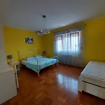 Kuca Luce Πανσιόν 3*